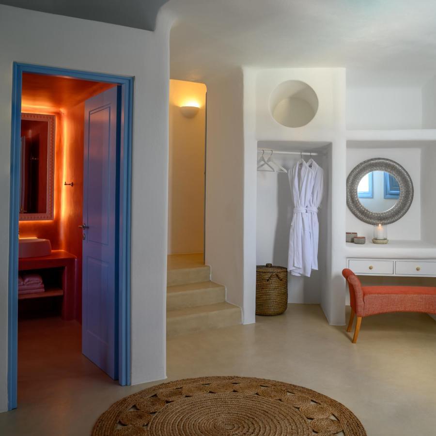 Este Luxury Suites 산토리니 외부 사진
