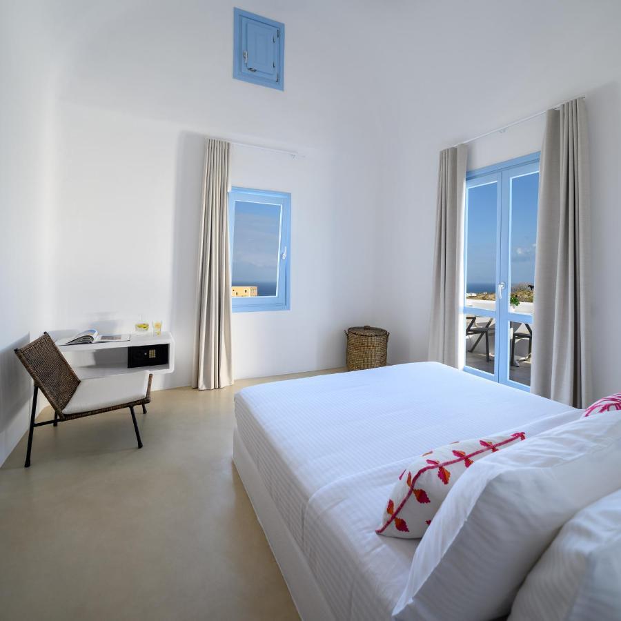 Este Luxury Suites 산토리니 외부 사진