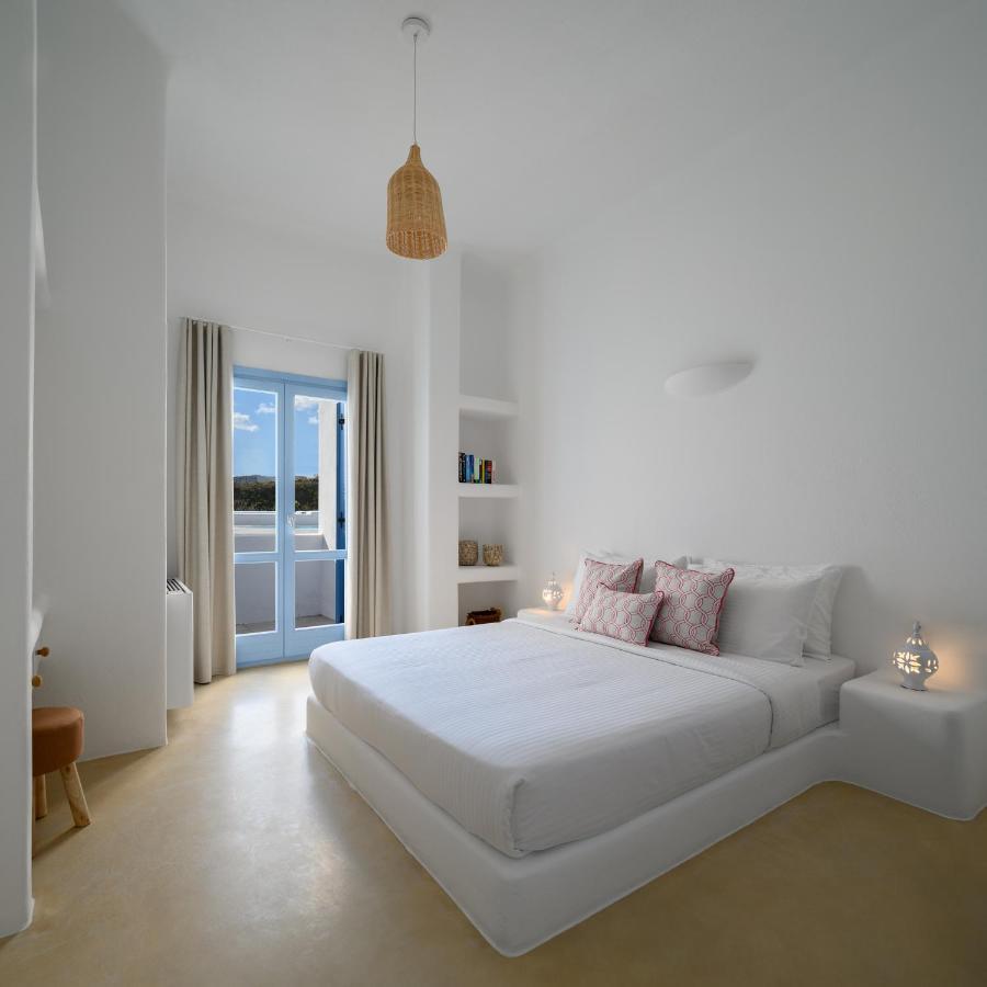 Este Luxury Suites 산토리니 외부 사진