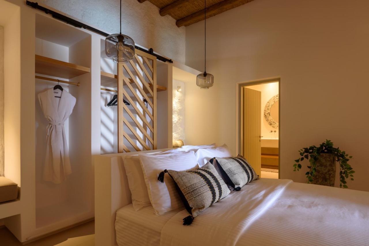 Este Luxury Suites 산토리니 외부 사진