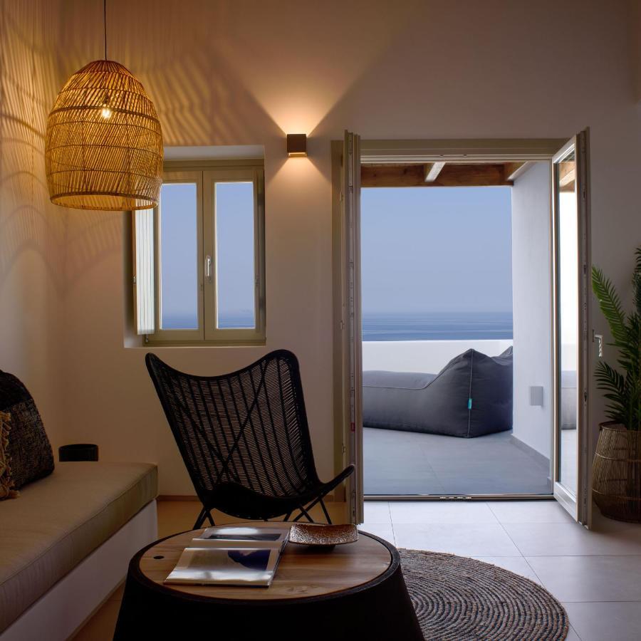 Este Luxury Suites 산토리니 외부 사진