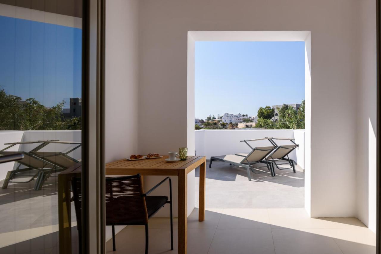 Este Luxury Suites 산토리니 외부 사진