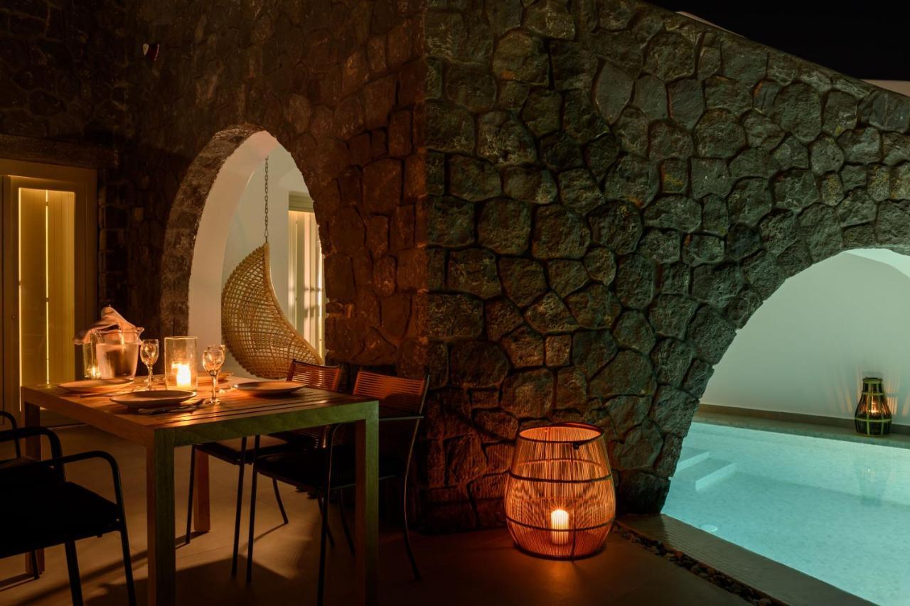 Este Luxury Suites 산토리니 외부 사진