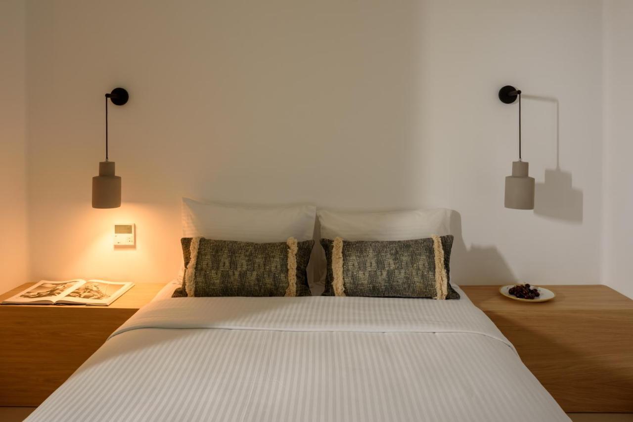 Este Luxury Suites 산토리니 외부 사진
