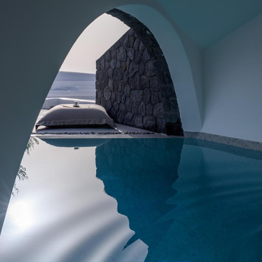 Este Luxury Suites 산토리니 외부 사진