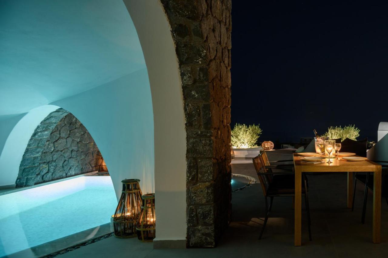 Este Luxury Suites 산토리니 외부 사진