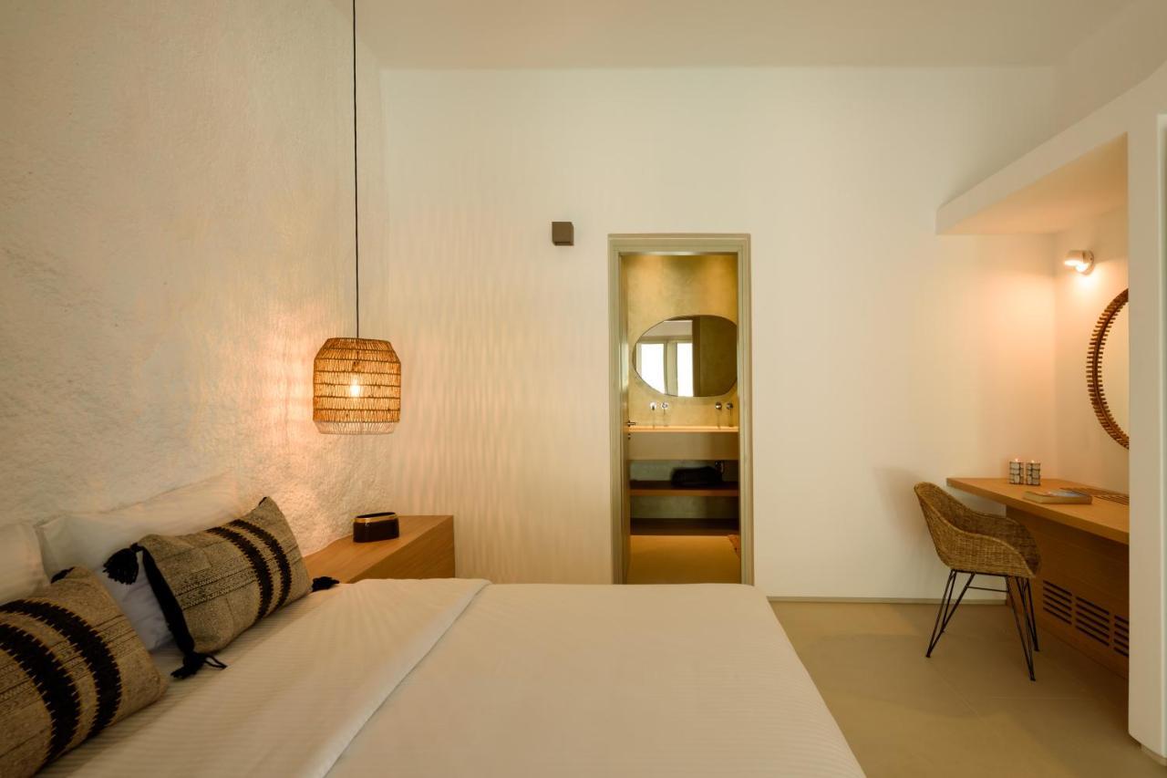 Este Luxury Suites 산토리니 외부 사진