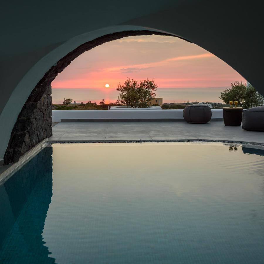 Este Luxury Suites 산토리니 외부 사진
