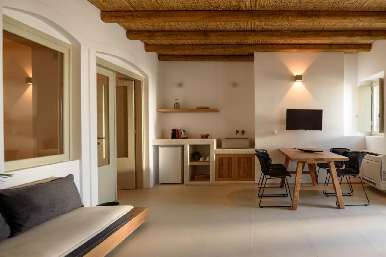 Este Luxury Suites 산토리니 외부 사진