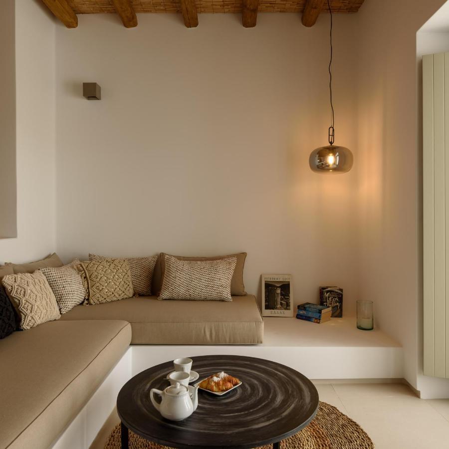 Este Luxury Suites 산토리니 외부 사진