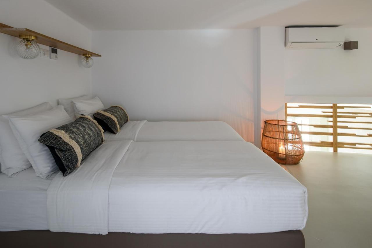Este Luxury Suites 산토리니 외부 사진